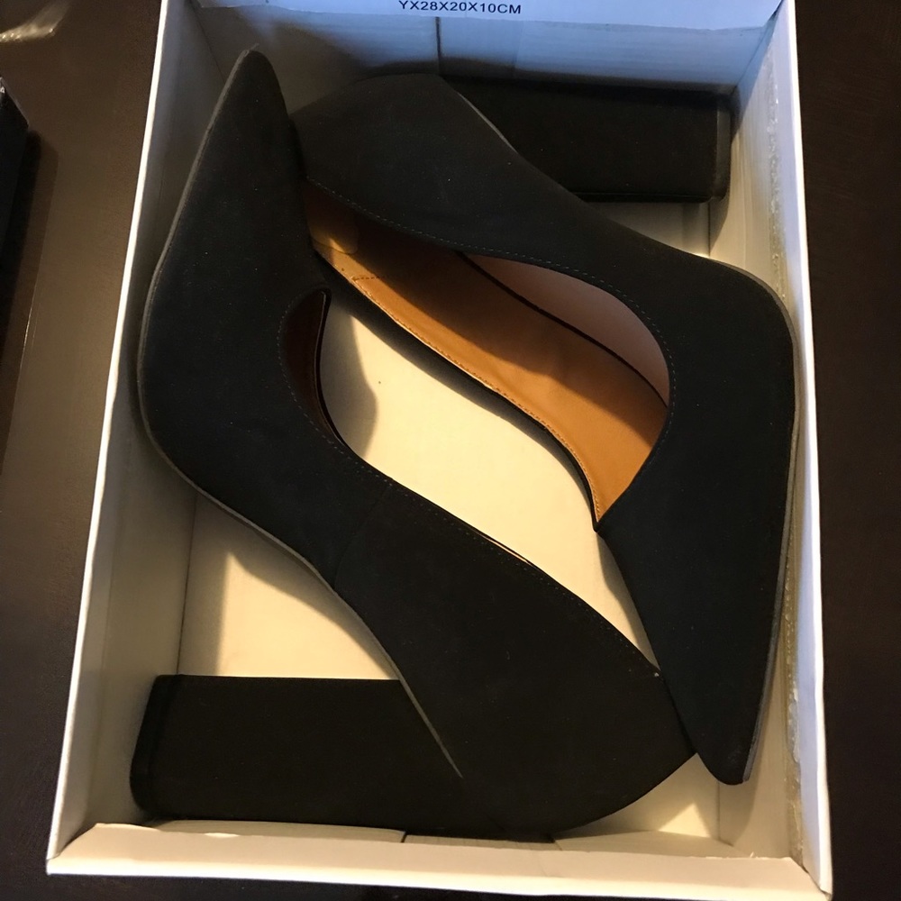 Akira Pointed Toe Black Heels